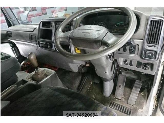 MITSUBISHI FUSO Fighter 2004-06 8856481-9