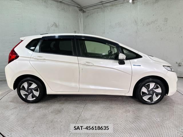 Honda FIT HYBRID 2013-10 8857132-13
