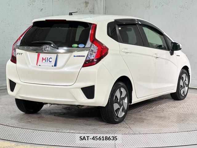 Honda FIT HYBRID 2013-10 8857132-16