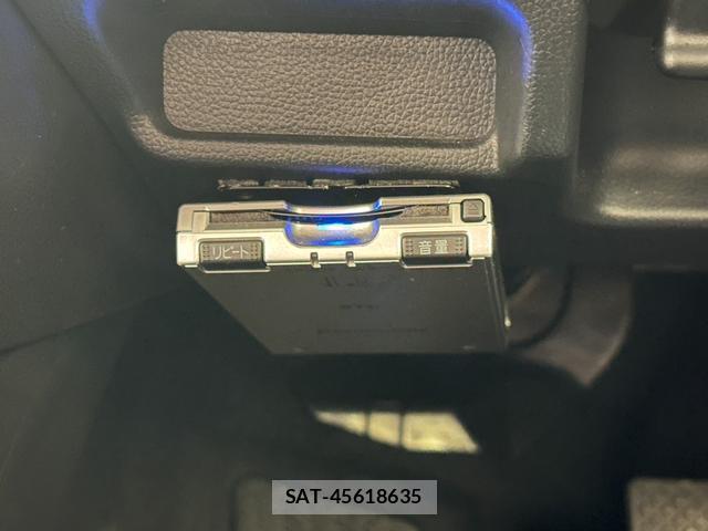 Honda FIT HYBRID 2013-10 8857132-3