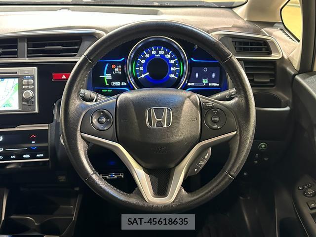 Honda FIT HYBRID 2013-10 8857132-8