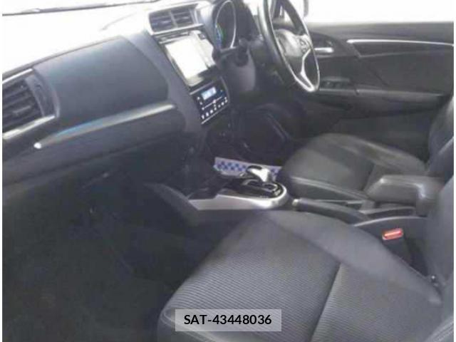Honda FIT SHUTTLE HYBRID 2017-11 8856423-2