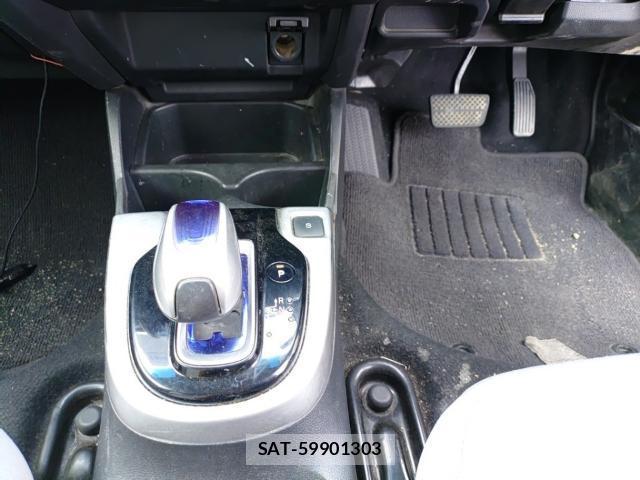 Honda FIT 2014-08 8854179-11