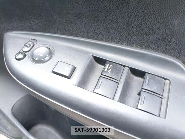 Honda FIT 2014-08 8854179-13