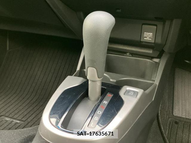 Honda FIT 2018-07 8854662-13