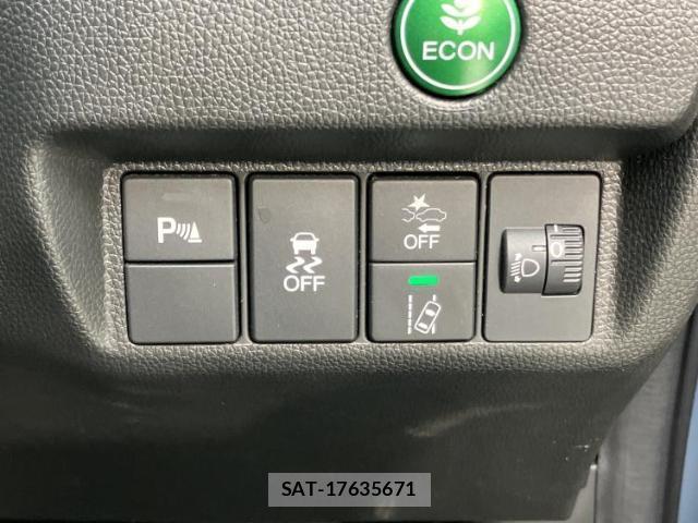 Honda FIT 2018-07 8854662-15