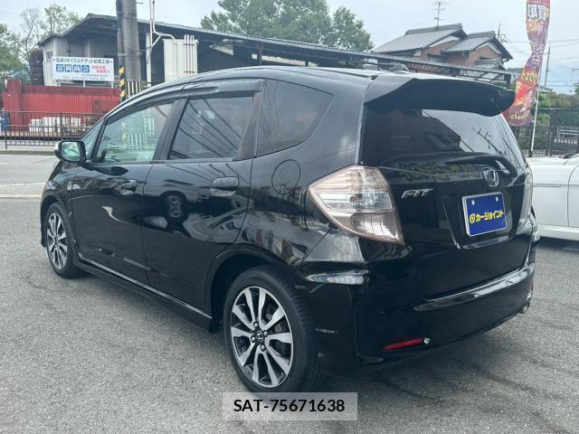 Honda FIT 2013-04 8856173-10
