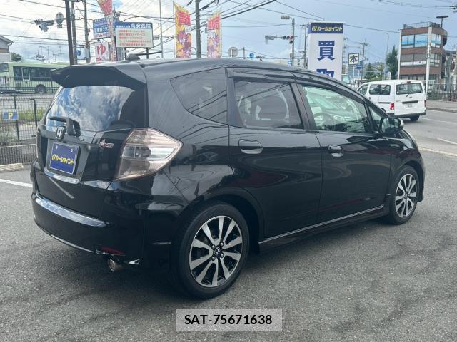 Honda FIT 2013-04 8856173-11