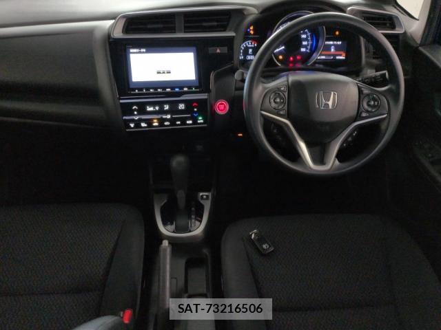 Honda FIT 2018-04 8856467-2