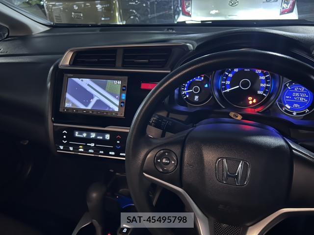 Honda FIT 2017-02 8856647-11