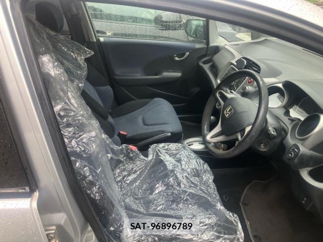 Honda FIT 2009-10 8856663-11