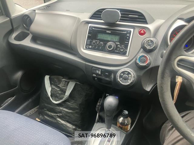 Honda FIT 2009-10 8856663-19