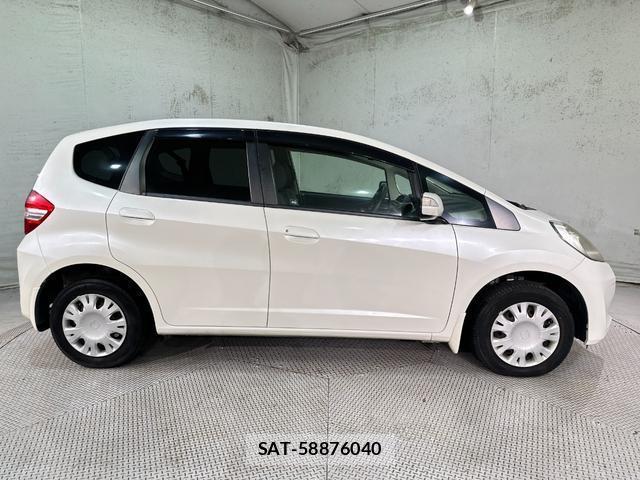 Honda FIT 2010-11 8857147-13