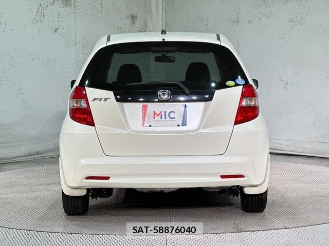 Honda FIT 2010-11 8857147-15