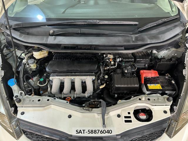 Honda FIT 2010-11 8857147-18