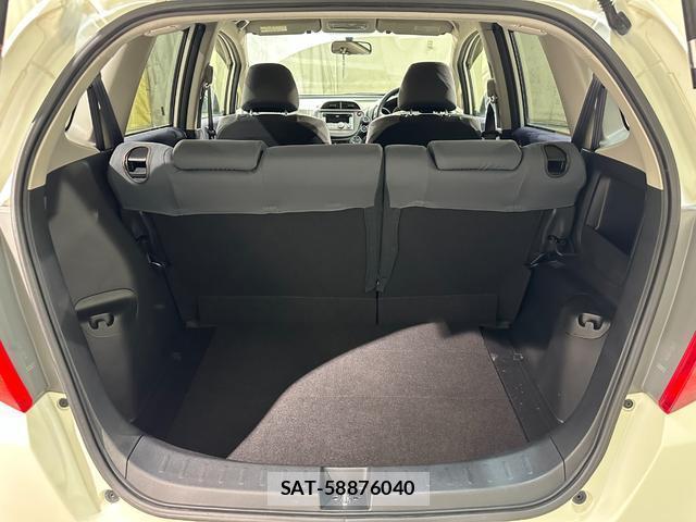 Honda FIT 2010-11 8857147-19