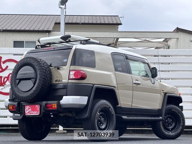 Toyota FJ CRUISER 2013-06 8855732-1