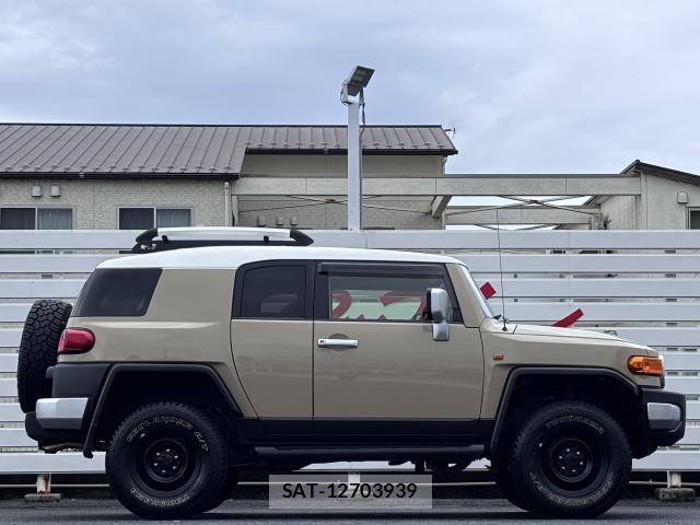 Toyota FJ CRUISER 2013-06 8855732-6
