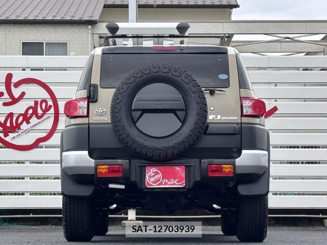 Toyota FJ CRUISER 2013-06 8855732-8
