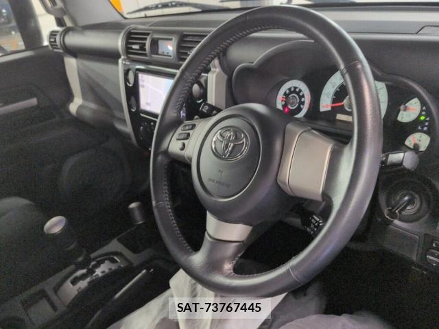 Toyota FJ CRUISER 2013-04 8855849-2