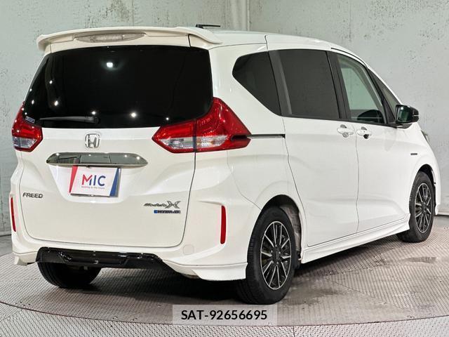Honda FREED HYBRID 2018-04 8855640-14