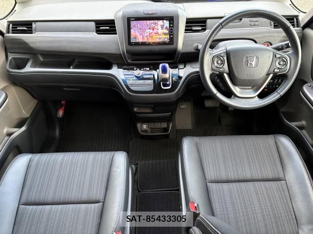 Honda FREED HYBRID 2017-10 8856739-1