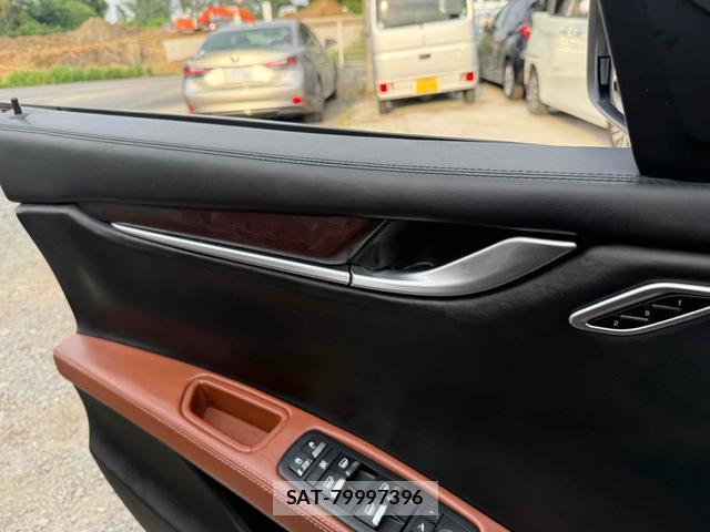 Maserati GHIBLI 2014-03 8856176-8