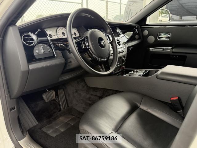 ROLLS-ROYCE GHOST 2012-03 8854679-5