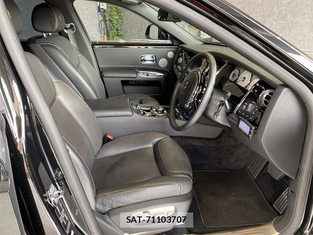 ROLLS-ROYCE GHOST 2020-06 8856483-12