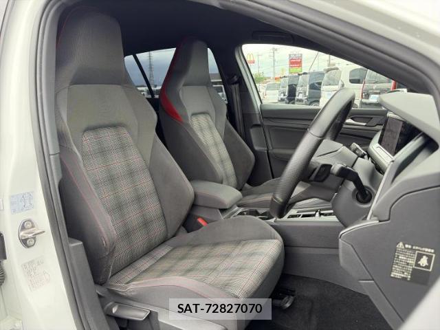 VolksWagen GOLF GTI 2022-05 8854089-3