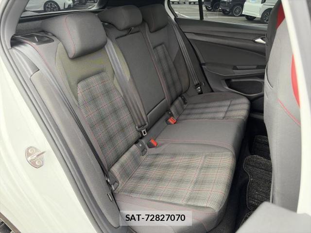VolksWagen GOLF GTI 2022-05 8854089-4