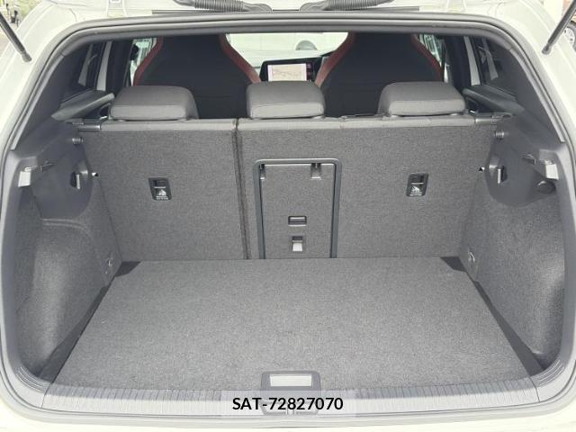 VolksWagen GOLF GTI 2022-05 8854089-7