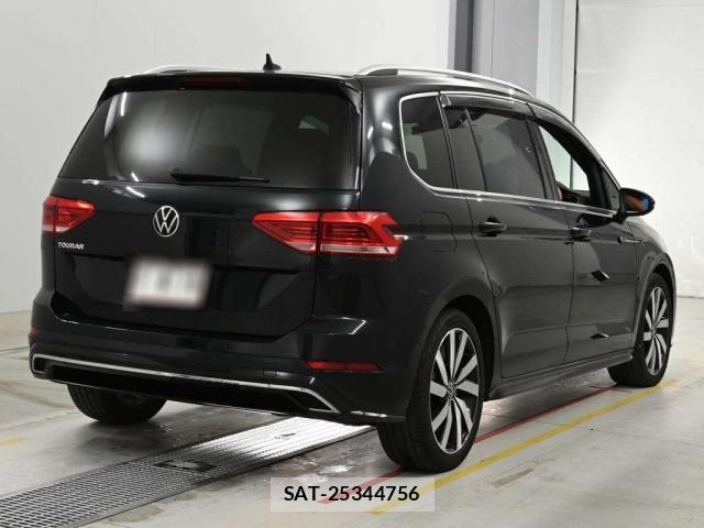 VolksWagen GOLF TOURAN 2021-11 8855816-1