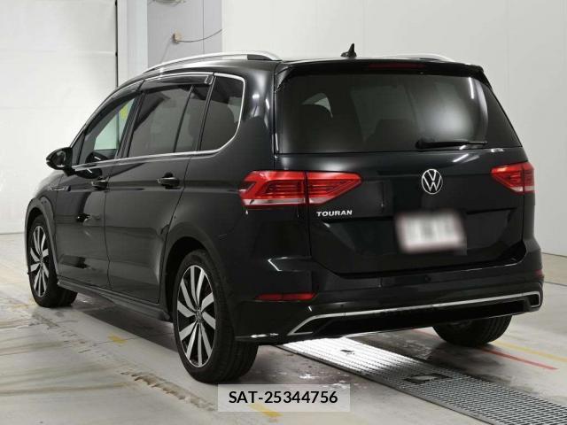 VolksWagen GOLF TOURAN 2021-11 8855816-10