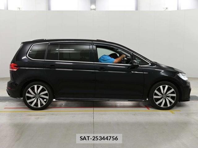VolksWagen GOLF TOURAN 2021-11 8855816-8