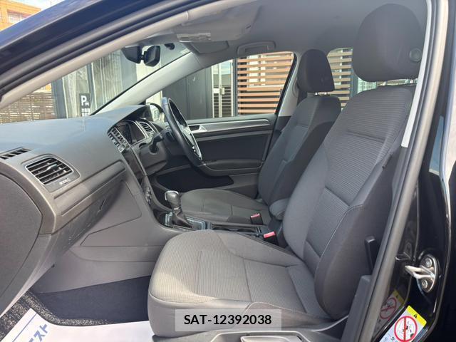 VolksWagen GOLF 2018-06 8856510-10