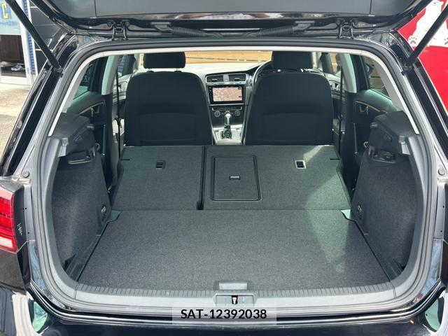 VolksWagen GOLF 2018-06 8856510-14