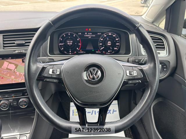 VolksWagen GOLF 2018-06 8856510-18