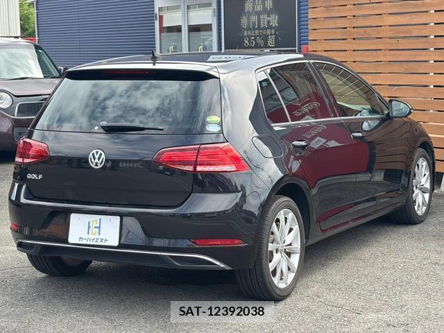 VolksWagen GOLF 2018-06 8856510-4