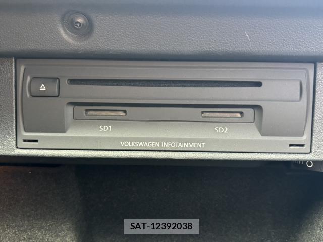 VolksWagen GOLF 2018-06 8856510-8