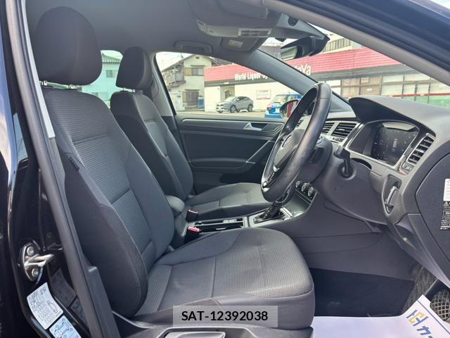 VolksWagen GOLF 2018-06 8856510-9