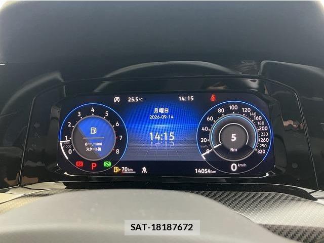 VolksWagen GOLF 2023 8856601-6