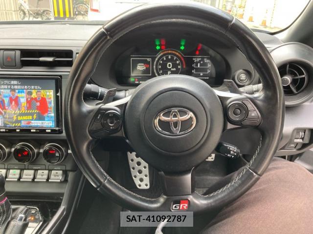 Toyota GR86 2022-01 8854464-5
