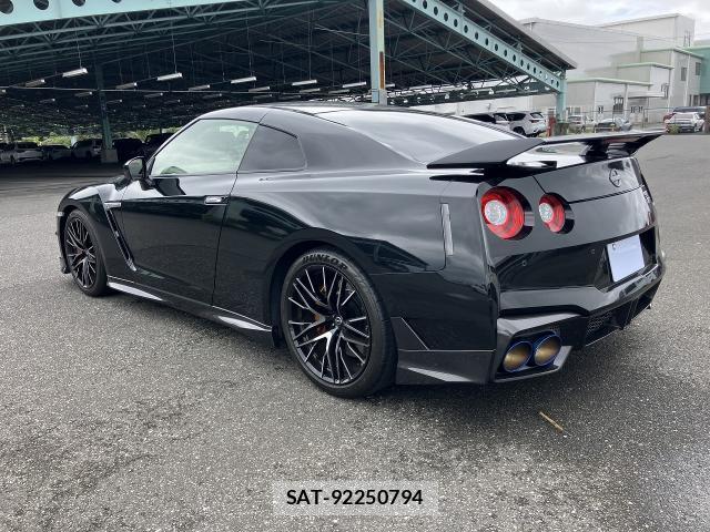 Nissan GT-R 2023-09 8854649-1