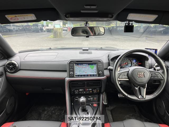 Nissan GT-R 2023-09 8854649-2