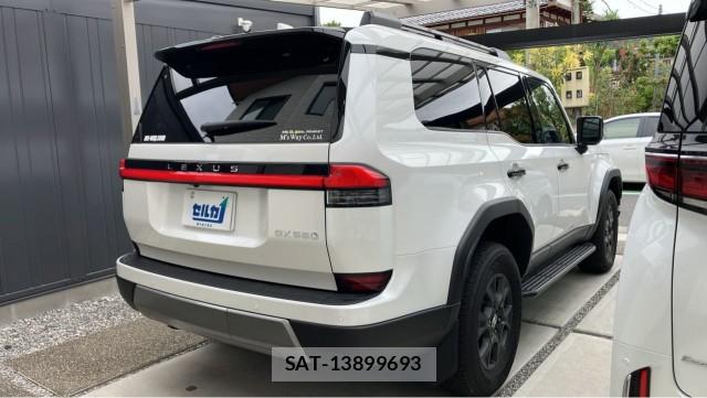 Lexus GX 2025-10 8855307-12