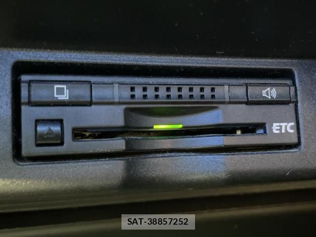 Toyota HARRIER HYBRID 2014-03 8854752-13