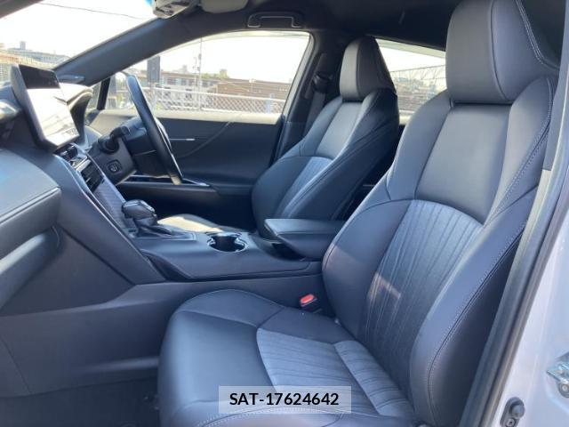 Toyota HARRIER HYBRID 2024-06 8856943-5