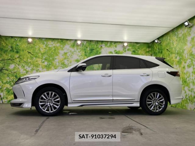 Toyota HARRIER 2017-11 8855248-1