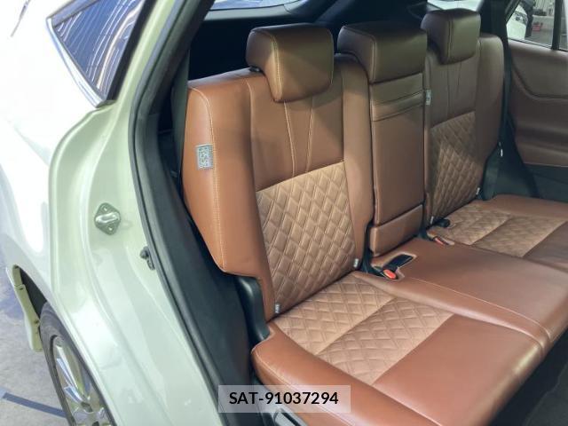 Toyota HARRIER 2017-11 8855248-5